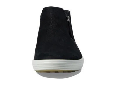 Ecco Soft 7 Low Cut Zip Bootie In Black