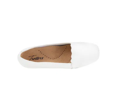 Trotters Wide Width Sage Flat In Multi