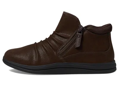 Clarks Breeze Range In Brown