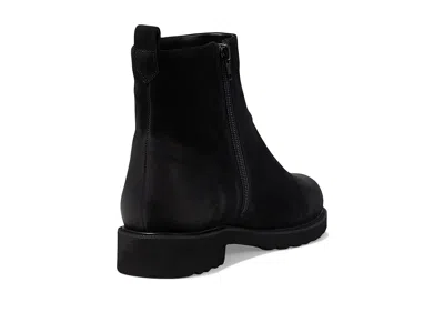 David Tate Damila In Black