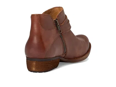 Born Kati In Brown