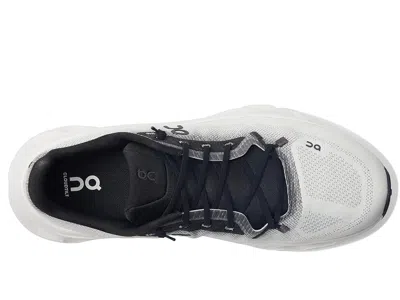 On Cloudtilt In White