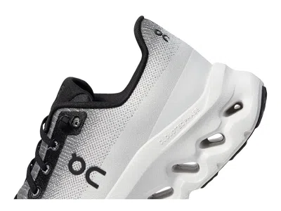 On Cloudtilt In White