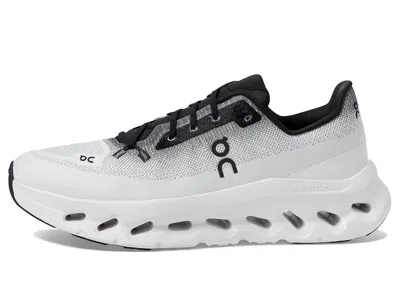 On Cloudtilt In White