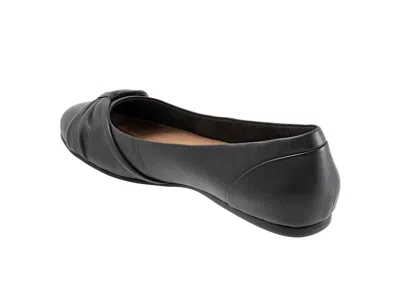 Softwalk Wide Width Sofia Ballet Flat In Black