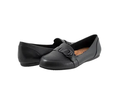 Softwalk Extra Wide Width Serra Flat In Black