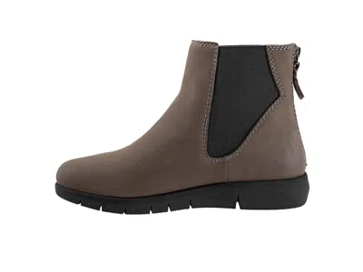 Softwalk Albany Chelsea Boot In Brown