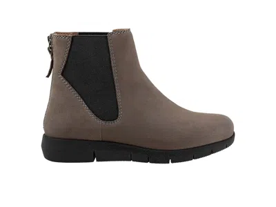 Softwalk Albany Chelsea Boot In Brown