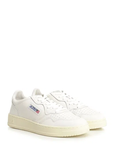 Autry Medalist Low Sneakers In White