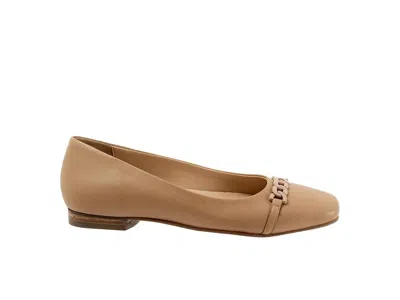 Trotters Wide Width Harmony Flat In Brown