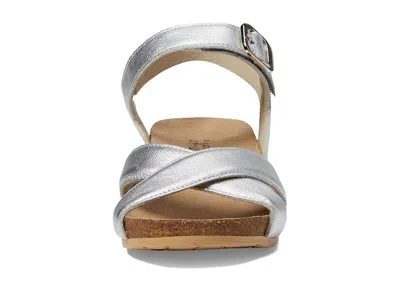 Naot Throne In Silver