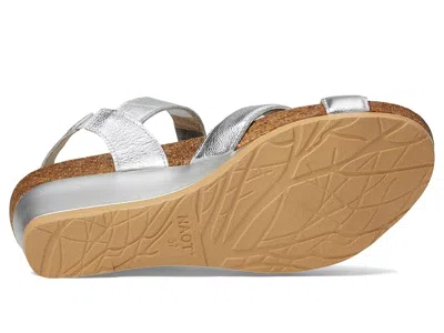 Naot Throne In Silver