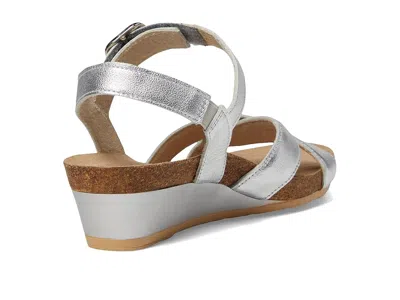 Naot Throne In Silver