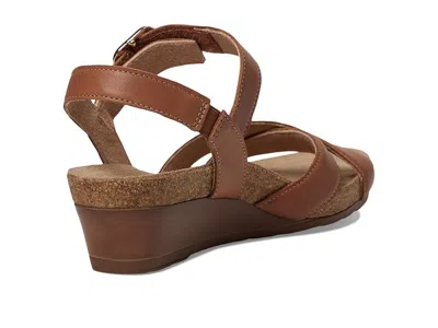 Naot Throne In Brown