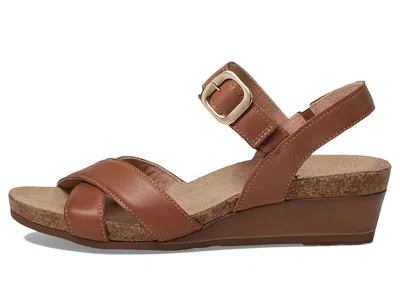 Naot Throne In Brown