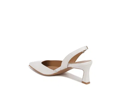 Naturalizer Dalary In White