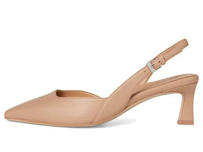 Naturalizer Dalary In Brown