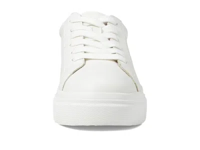 Blondo Venna In White