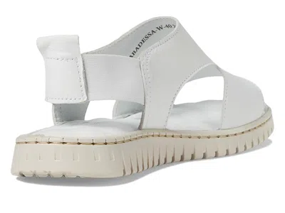 Spring Step Abadessa In White