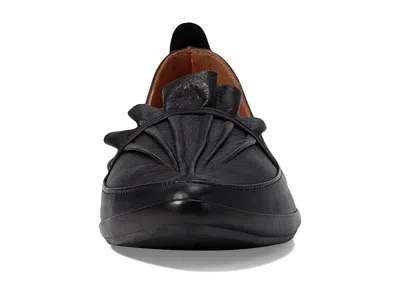Spring Step Established In Black