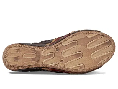 Spring Step Footy In Brown