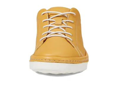 Spring Step Picasa In Yellow