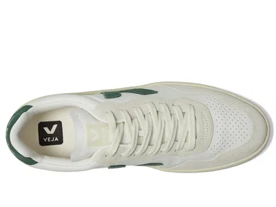Veja V-90 In White