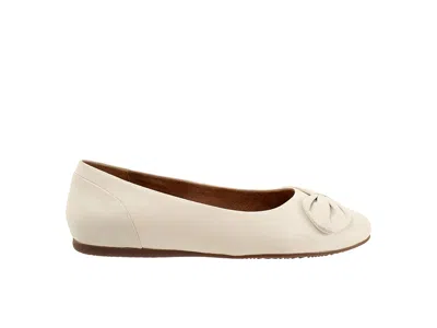 Softwalk Sofia Ballet Flat In White