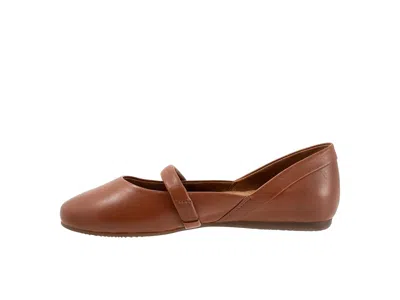 Softwalk Samara Flat In Brown