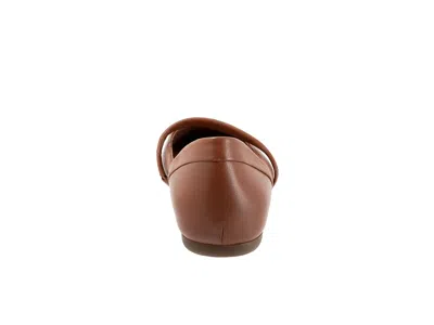 Softwalk Samara Flat In Brown