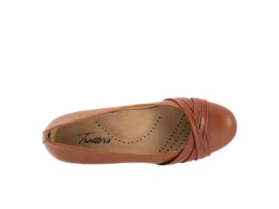 Trotters Daphne Flat In Brown