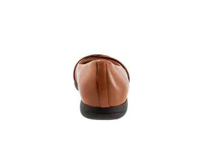 Trotters Daphne Flat In Brown