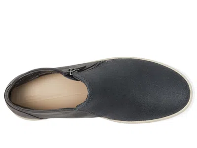 Ecco Soft 7 Low Cut Zip Bootie In Black
