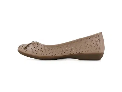 Cliffs By White Mountain Cheryl