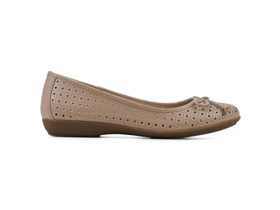 Cliffs By White Mountain Cheryl