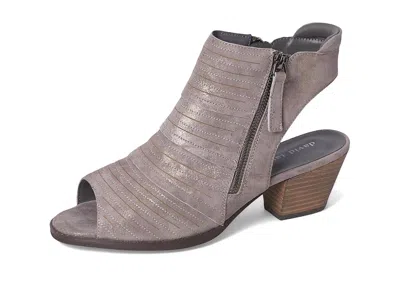 David Tate Sideview In Gray