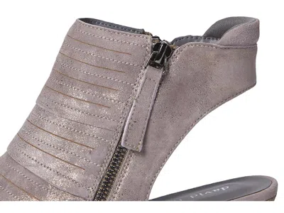 David Tate Sideview In Gray