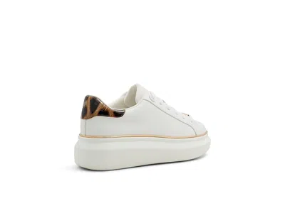 Aldo Tahlea In White