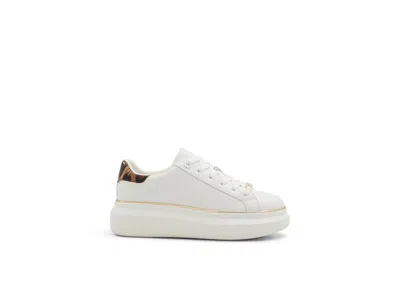 Aldo Tahlea In White
