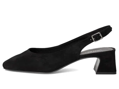 Vaneli Darsy In Black