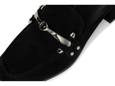 Vaneli Valen In Black