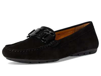 Vaneli Aiker In Black