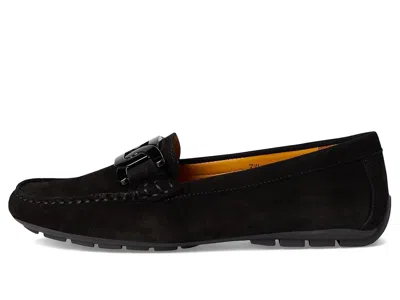 Vaneli Aiker In Black