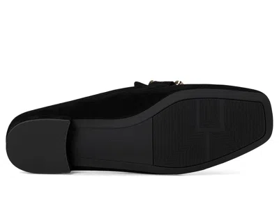 Vaneli Shaine In Black