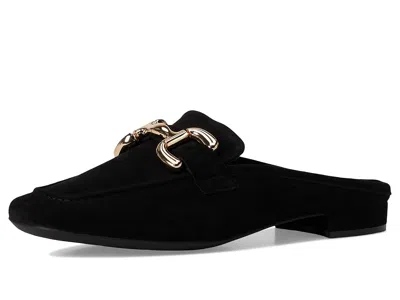 Vaneli Shaine In Black