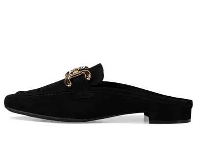 Vaneli Shaine In Black