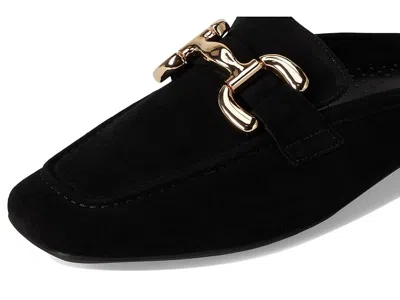 Vaneli Shaine In Black