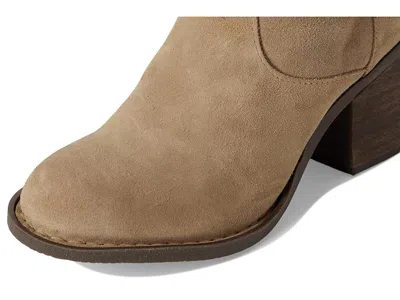 Born Thea In Brown