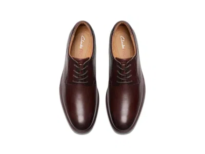 Clarks Eldredge Plain In Brown
