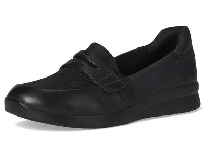 Clarks Ellowyn Penny In Black